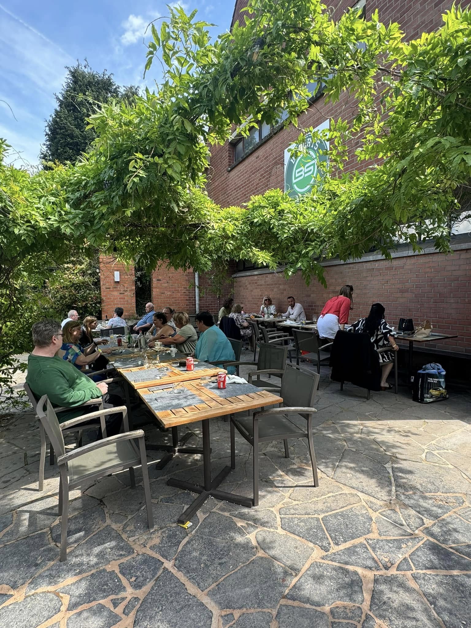 Les avantages d’une grande terrasse pour vos repas d’été à Berchem